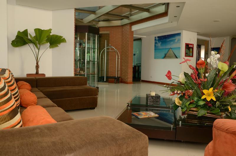 Hotel Casa Victoria 메딜린 외부 사진