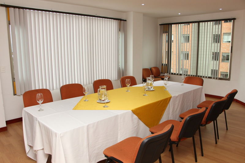 Hotel Casa Victoria 메딜린 외부 사진